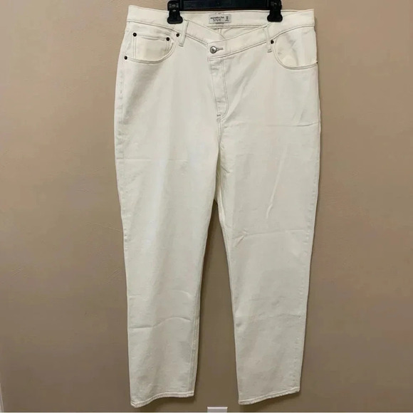 Abercrombie & Fitch The ‘90s Straight Ultra High Rise Jeans Size 34 Long NWT New - Picture 3 of 12